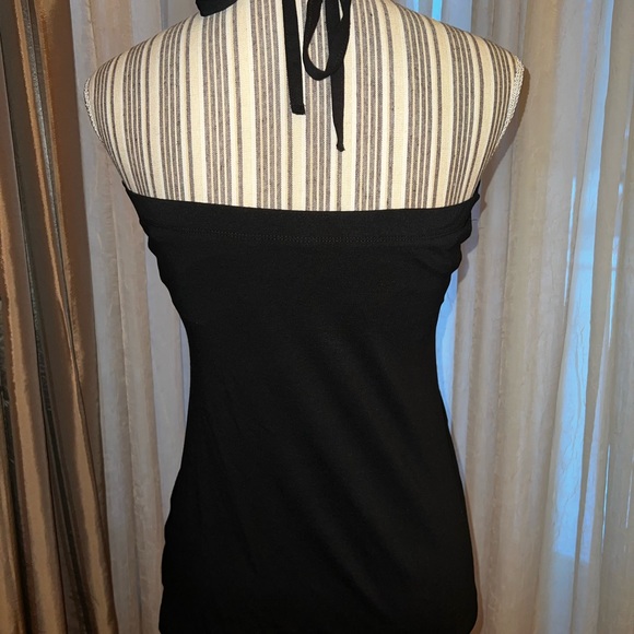 Gorgeous sequined halter Top - Picture 4 of 5